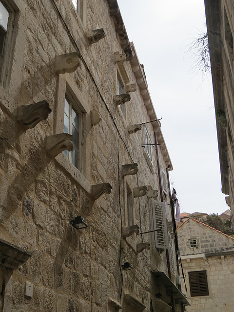 Dubrovnik : chevrons, rue Kuniceva.