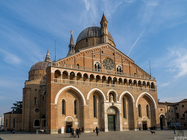 Basilica di Sant’Antonio, o del Santo.