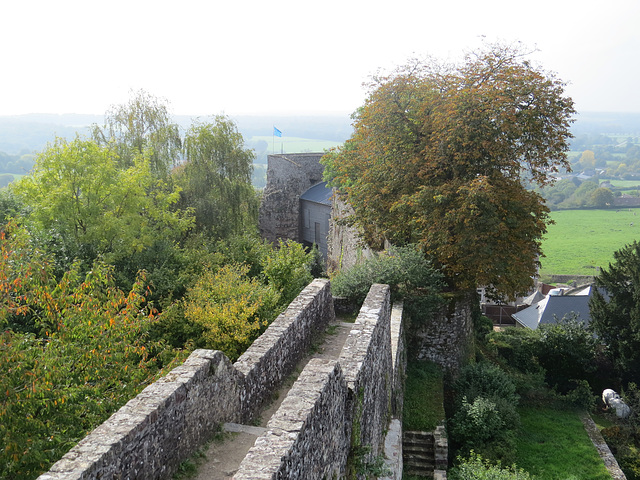 Sainte-Suzanne, 2.