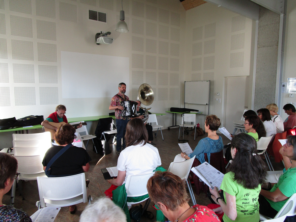 La Kompanoj en La Roche-sur-Yon — Matena kant-ekzercado / Exercice de chanson en matinée — IMG 0017