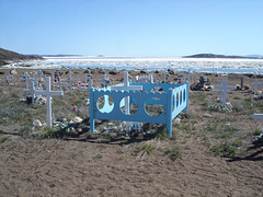 Cimetière Inuit / Inuit cemetery