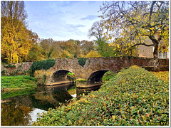 Le vieux pont sur la rivière