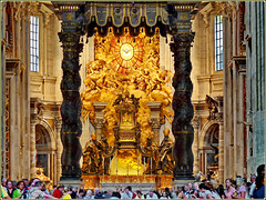 Vaticano : Il prestigioso altare della Basilica di San Pietro