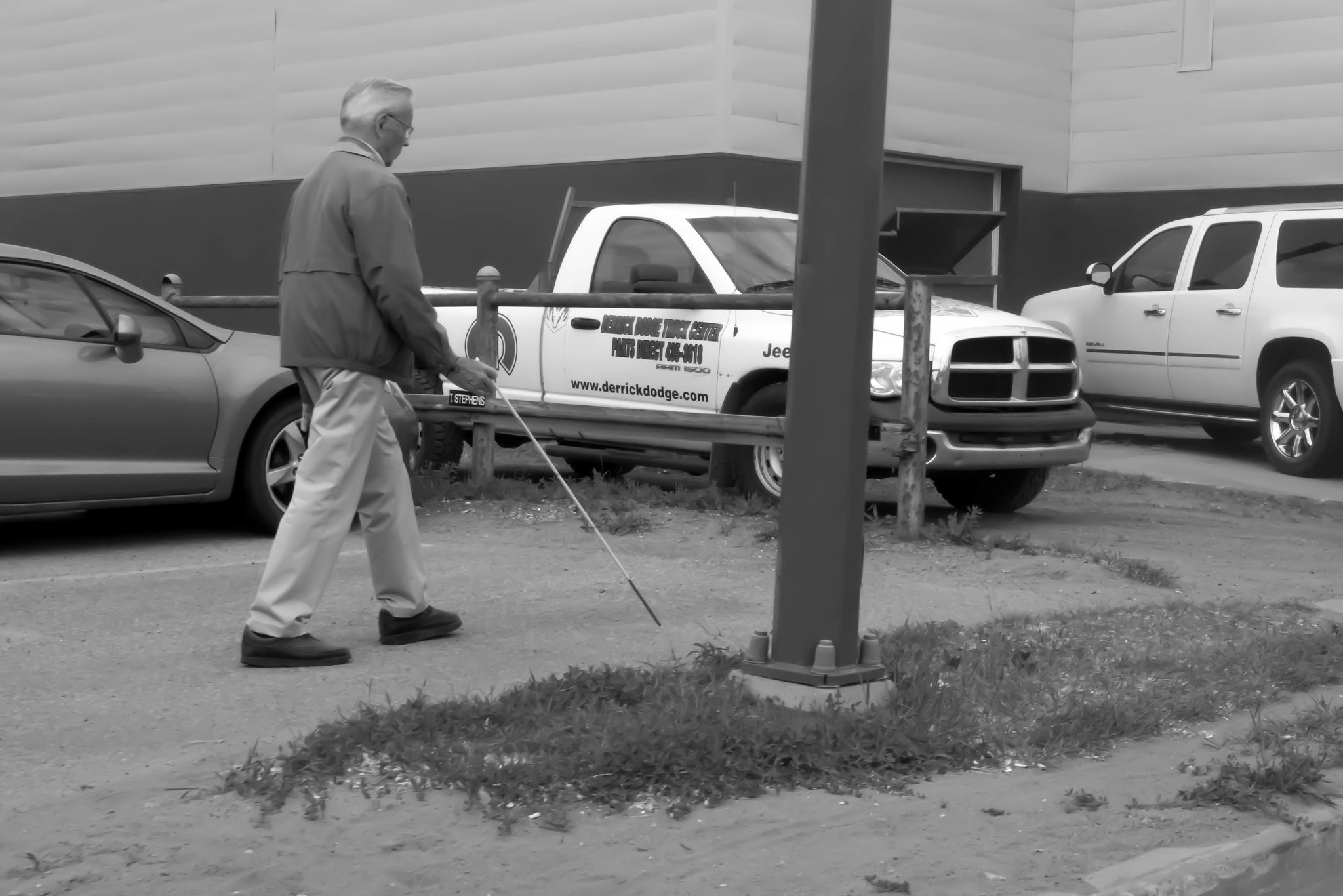 White Cane with no Sidewalk