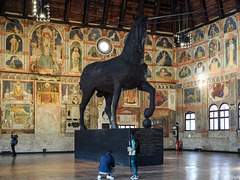 Palazzo della Ragione. Cavallo ligneo.