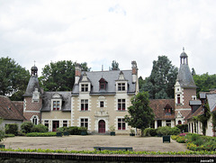 le chateau de TROUSSAY