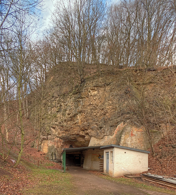 Eingang zum ehemaligen Kalkbergwerk Miltitz