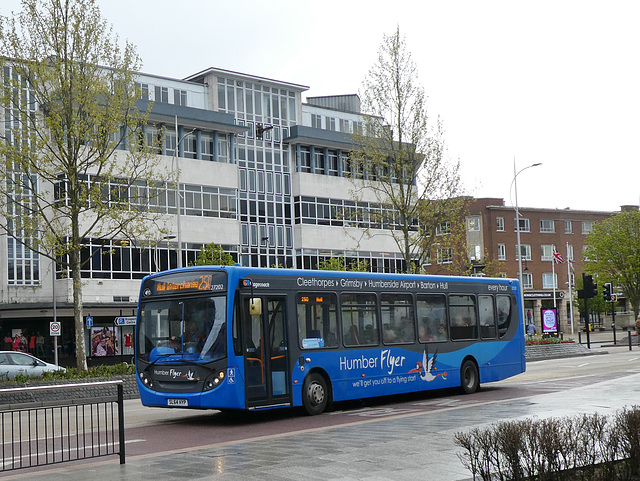 Stagecoach 27202 (SL64 HYP) in Hull - 4 May 2019 (P1010638)