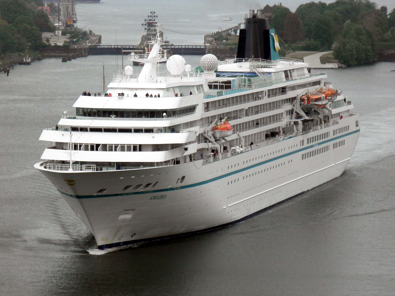 AMADEA  im NOK