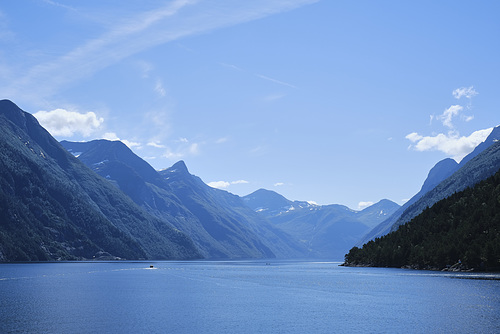 entering Geirangerfjord 2