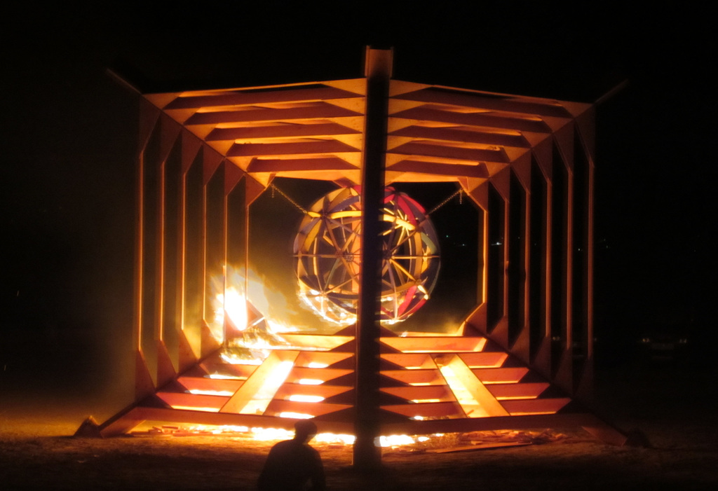 Burning Earthstar at BEquinox (3133)