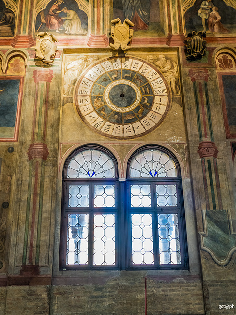 Palazzo della Ragione. Orologio astrologico. Palazzo della Ragione. Orologio astrologico.