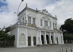 Entrance façade of José de Alencar Theatre.