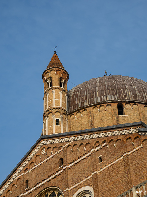 Basilica di Sant’Antonio, o del Santo.