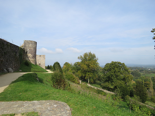 Sainte-Suzanne, 8.