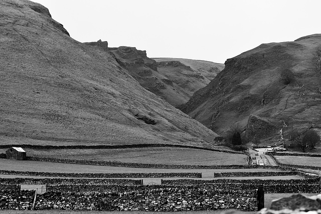 HWW ~  Onwards to the Winnats Pass