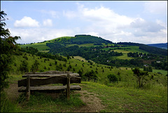 Rast mit Blick auf den Dörnberg