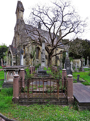kensington hanwell cemetery, ealing, london