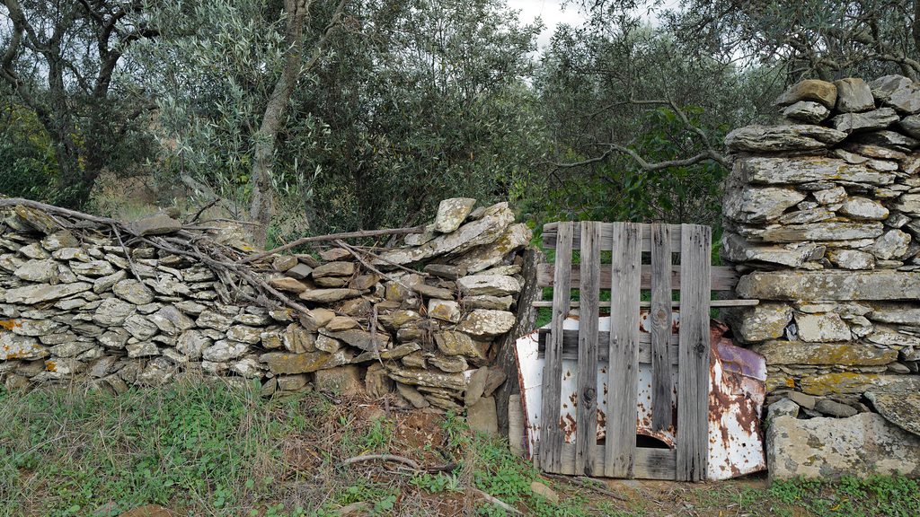 Penedos, Abandoned garden