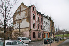 Leerstehende Häuser an der Heinrichstraße (Duisburg-Bruckhausen) / 8.01.2022