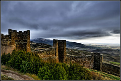 Murallas exteriores del castillo de Loarre (Huesca)  -   HWW