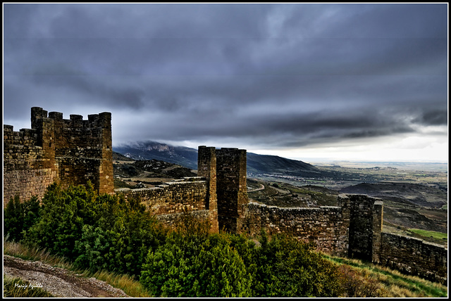 Murallas exteriores del castillo de Loarre (Huesca)  -   HWW