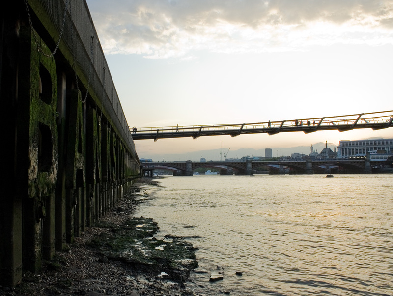 Bankside gloomy (blues)