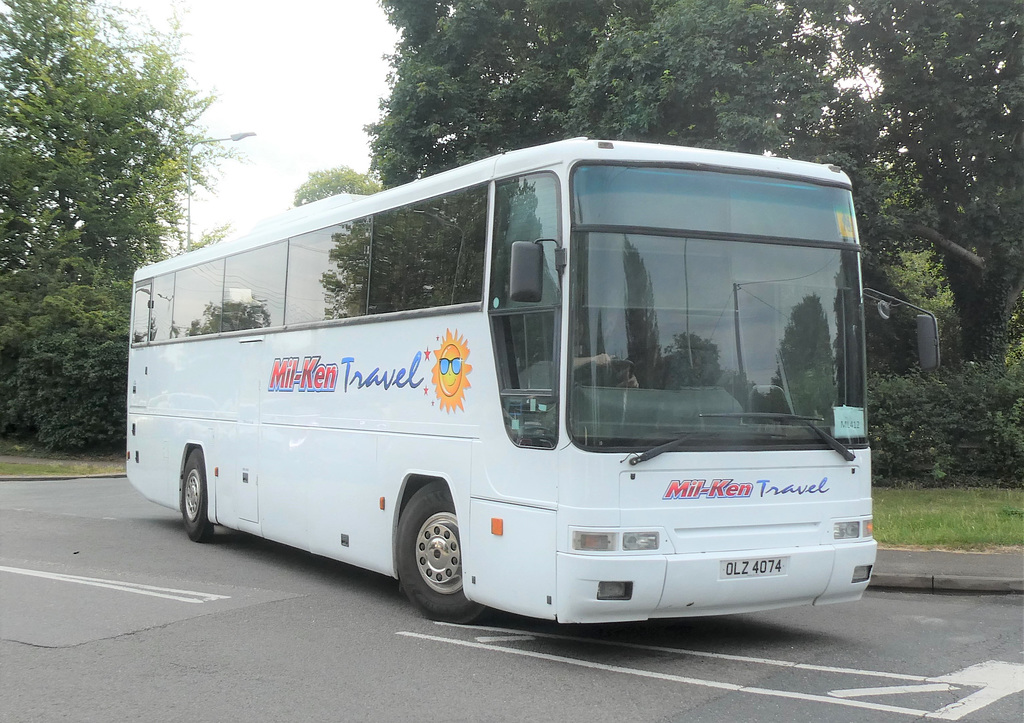 Mil-Ken Travel OLZ 4074 in Mildenhall - 19 Jul 2019 (P1030166)