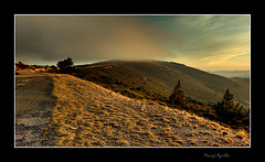 Puesta de sol y niebla en La Polvorosa