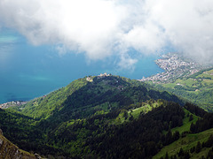 Sicht aus 2000 m.ü.M. auf die Stadt Montreux