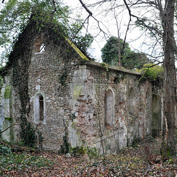 Ruines de la chapelle de St-Gaud Ruines de la chapelle de St-Gaud