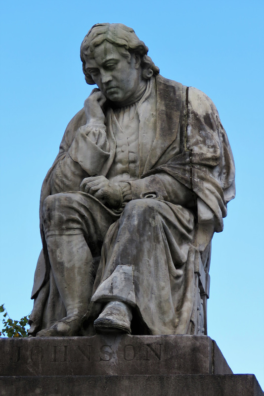 johnson monument, lichfield, staffs