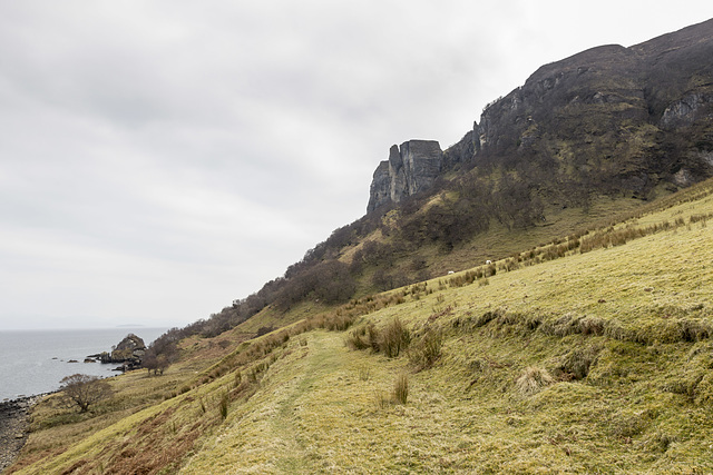 Screapadal track and Creag na Bruaich