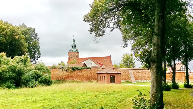 Wittstock, Stadtmauer und Marienkirche