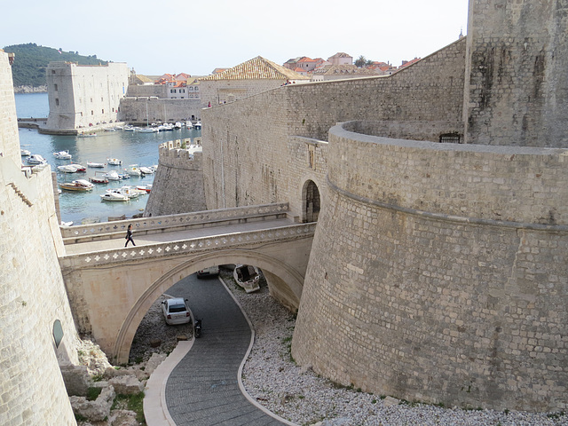 Dubrovnik : accès au port de Revelin.