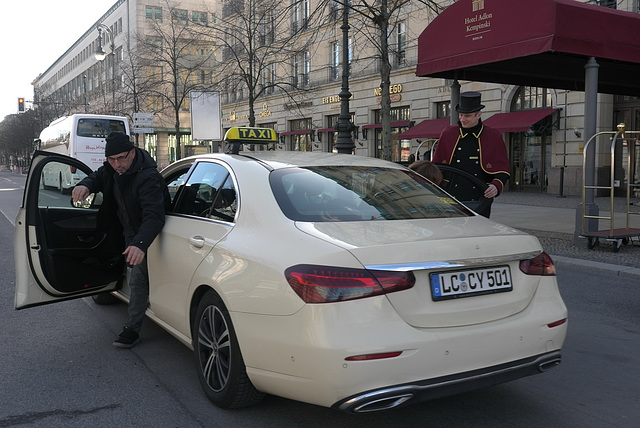arriving at Berlin´s most posh Adlon Hotel