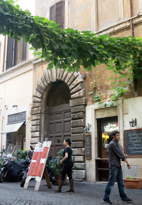 Grape vine arch, Rome