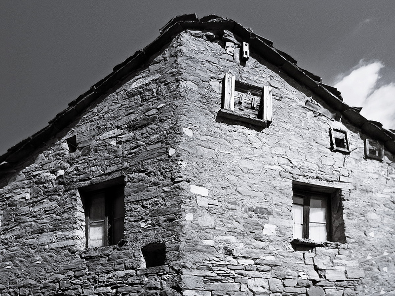 Valmarecchia -Maciano (Pennabilli); borgo medioevale con resti del castello.  -  Maciano's medieval village, in Pennabilli municipality, along Marecchia river valley.