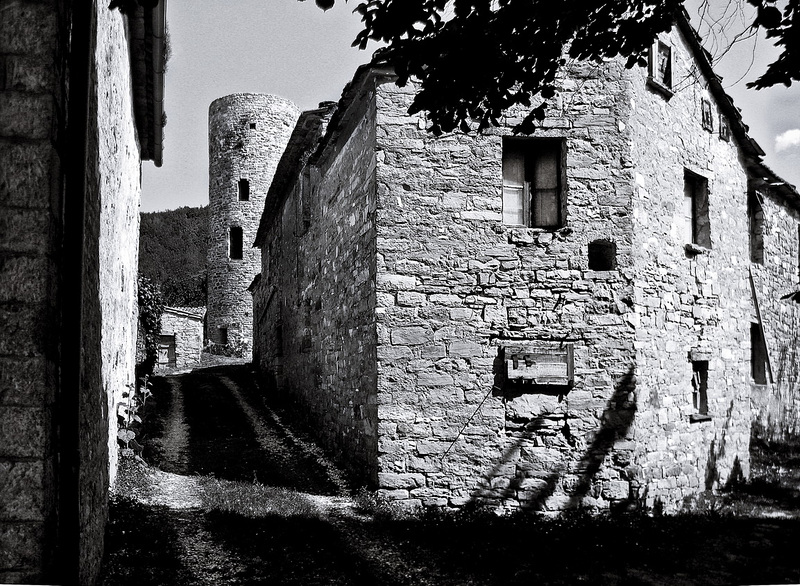 Valmarecchia -Maciano (Pennabilli); borgo medioevale con resti del castello.  -  Maciano's medieval village, in Pennabilli municipality, along Marecchia river valley.