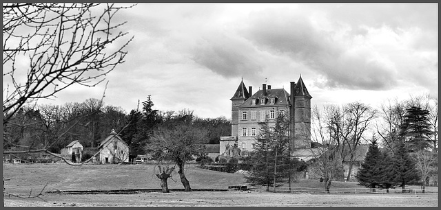 Crémieu (38) 3 mars 2015. Le manoir de Hautepierre.