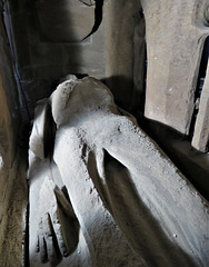 wollaton church, notts; c16 tomb of sir henry willoughby +1528 corpse