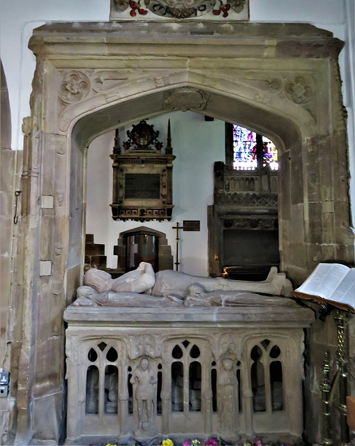 wollaton church, notts; c16 tomb of sir henry willoughby +1528 plus four wives