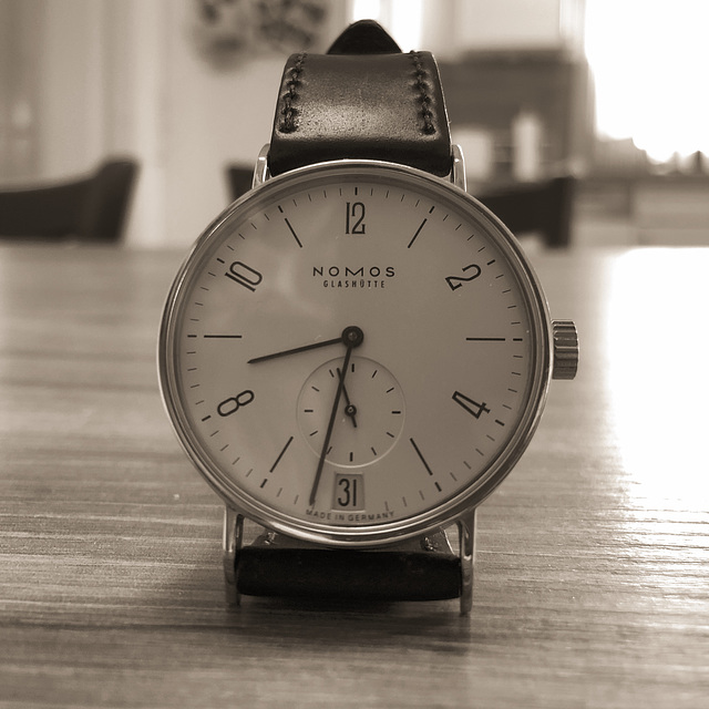 Nomos Tangomat