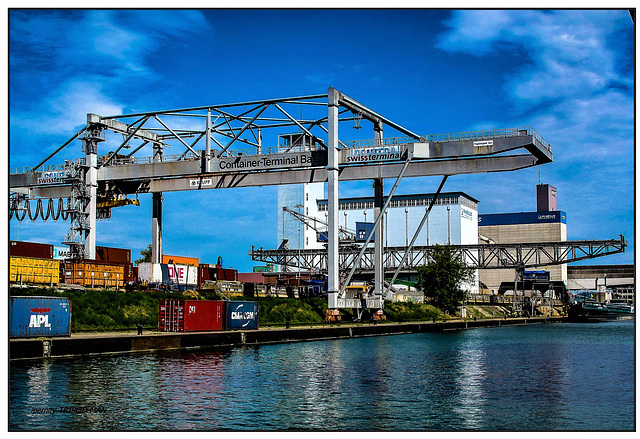 HAFEN BASEL