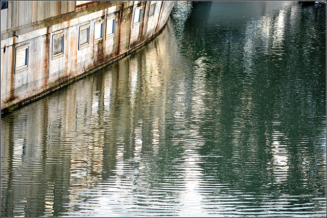 Fin de journée au bord du canal