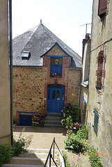 PARNE SUR ROC petite cité de caractère - 2/2