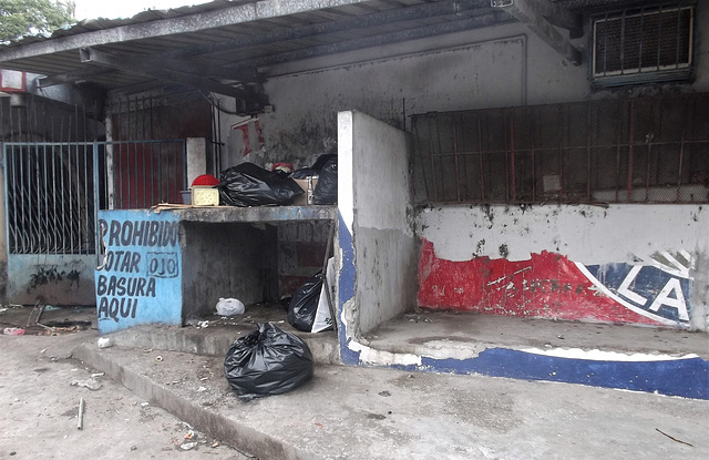 Prohibido botar basura aquí....