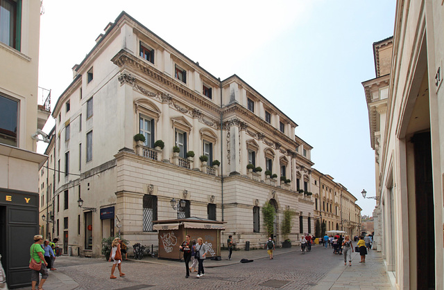 Palazzo Loschi, Vicenza