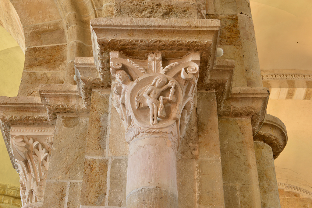 Vezelay, chapiteau, La balance et les gémeaux