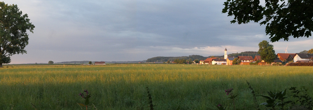 Lauchdorf am frühen Morgen